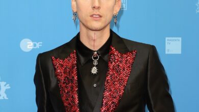 Machine Gun Kelly &Quot;Mainstream Sellout&Quot; Album Review, Yours Truly, Machine Gun Kelly, December 8, 2022