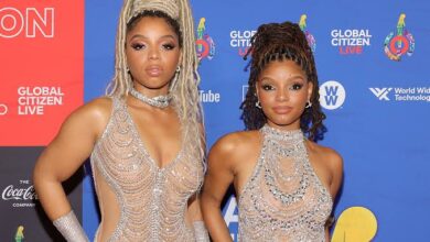Chloe Bailey Provocatively Dances While Performing With Sister, Halle, Yours Truly, Halle Bailey, February 29, 2024