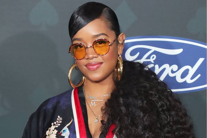 H.e.r. Sues Mbk Entertainment In Order To Be Set Free From Her Contract, Yours Truly, News, March 1, 2024