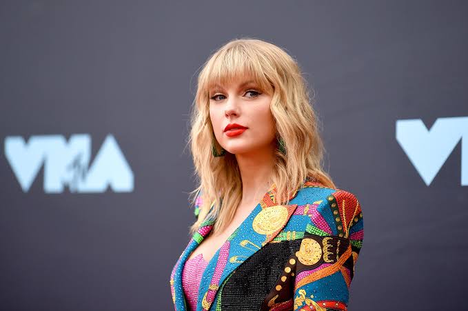 Taylor Swift Responds To A Copyright Lawsuit Regarding &Quot;Shake It Off&Quot;, Yours Truly, News, December 1, 2022