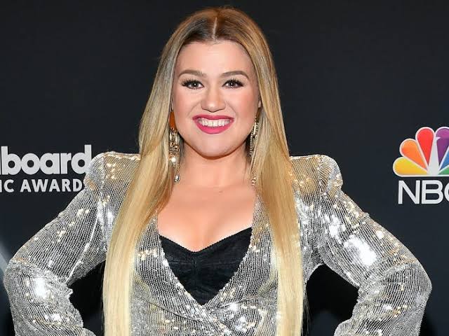 Kelly Clarkson Biography: Age, Net Worth, Children, American Idol, Parents &Amp; Popular Questions, Yours Truly, Artists, February 9, 2023