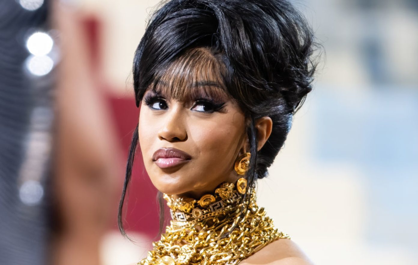 Cardi B Faces Backlash As New Video Of Her Throwing A Microphone At Dj Same Day She Hit Fan, Trends, Yours Truly, News, May 12, 2024