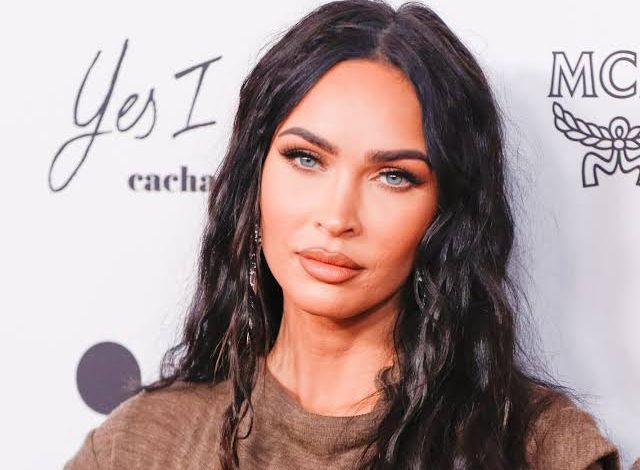 In The Wake Of Persistent Breakup Rumors, Megan Fox Discards Her Engagement Ring Ing From Machine Gun Kelly, Yours Truly, News, November 30, 2022