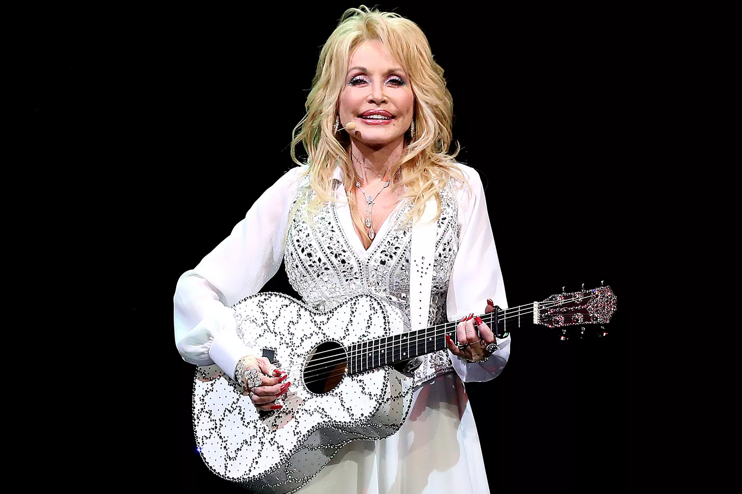 Dolly Parton, 76, Has Announced She Will Stop Touring, Yours Truly, News, November 28, 2023