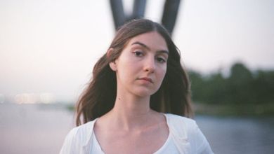 Weyes Blood &Quot;And In The Darkness, Hearts Aglow&Quot; Album Review, Yours Truly, Weyes Blood, February 7, 2023