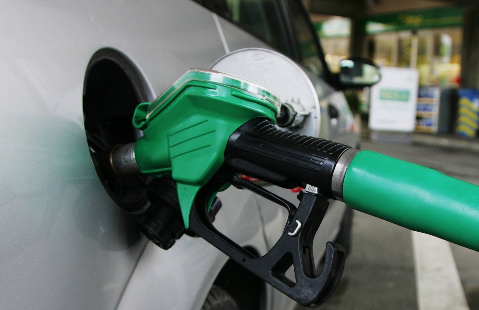 Petrol Hike : Fg Increases Petrol Price To N185 Per Litre, Yours Truly, Top Stories, April 2, 2023