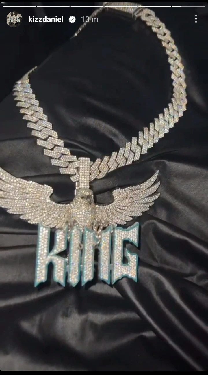 Kizz Daniel Displays His Brand-New Diamond Necklace, Yours Truly, News, June 8, 2023