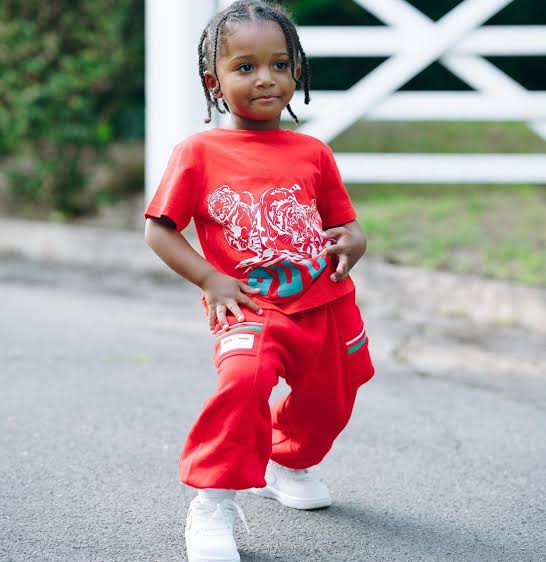 As Wizkid's Son Plays With Terrifying Reptiles, Fans React » Yours Truly