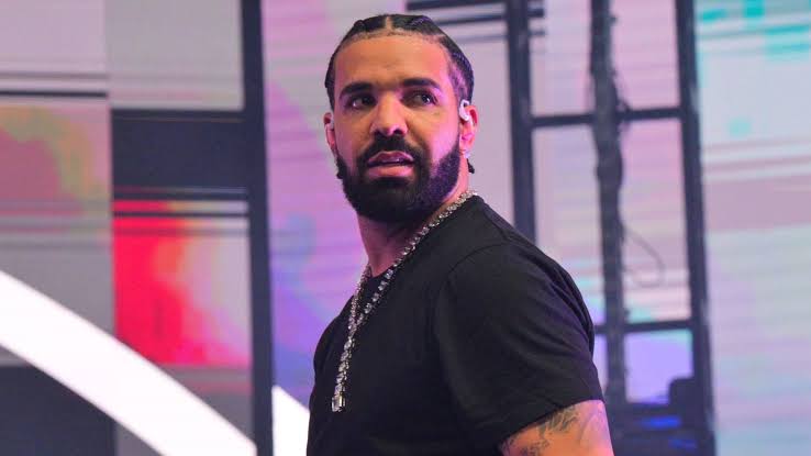 Drake Gives 50K To A Fan Going Through A Breakup At His Miami Show, Yours Truly, Top Stories, October 3, 2023