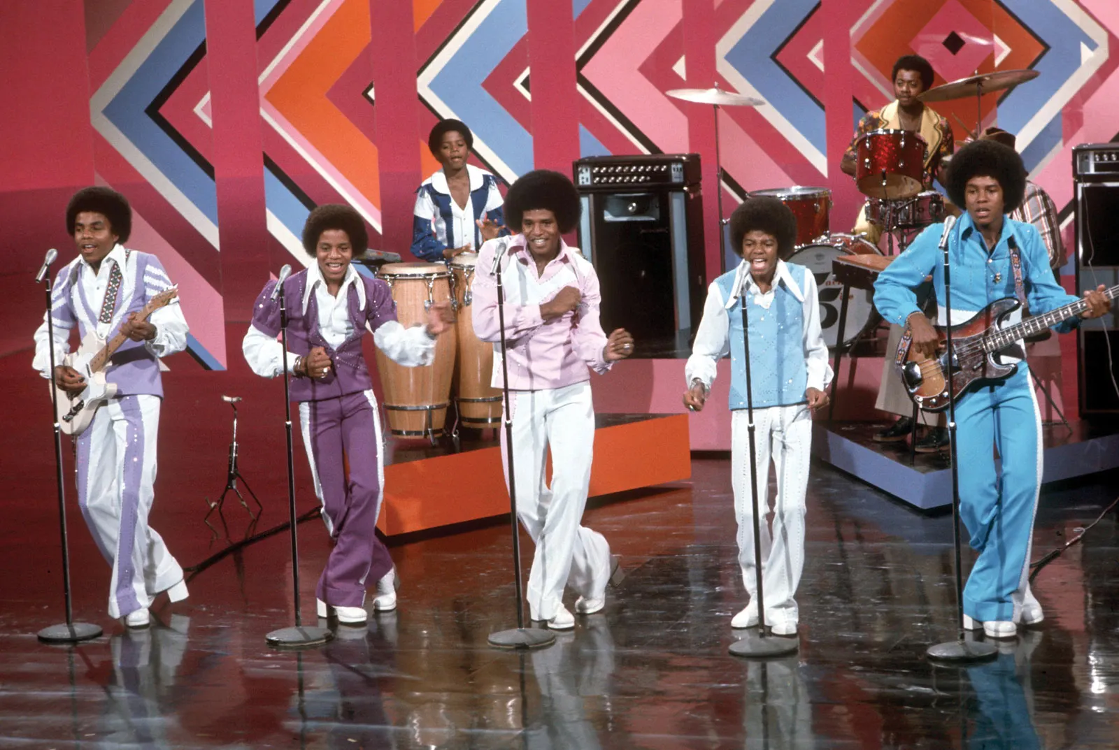 The Jackson 5’S ‘Christmas Album’ Enters Top 10 For First Time On Top R&Amp;B/Hip-Hop Albums Chart, Yours Truly, News, February 24, 2024