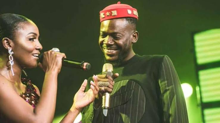 Simi Takes A Playful Jab At Adekunle Gold On Stage Over His Female Dancers, Yours Truly, News, May 3, 2024