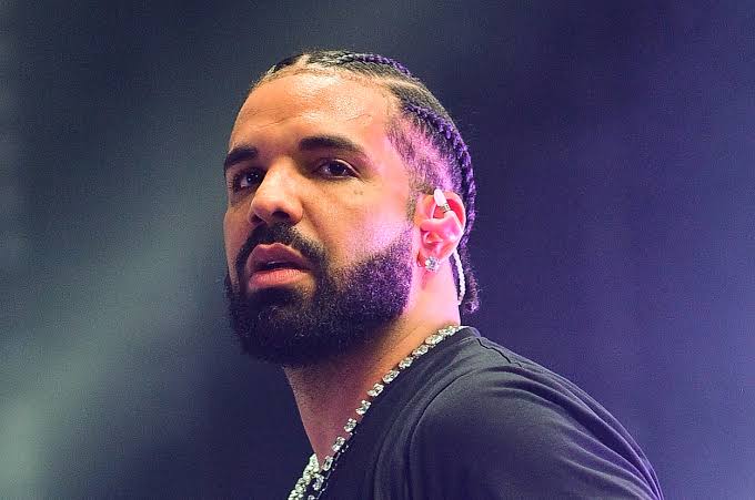 Drake Loses Over $500,000 Bet On Tyson Fury, Yours Truly, People, May 20, 2024